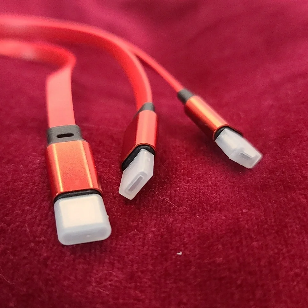 Cell Phone Charger 3 in 1 Cable w retractable cable NWT Iphone, USB, USB A & C